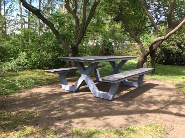 Kruispoot picknicktafel